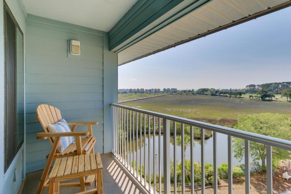 Walk to Beach Hilton Head Condo with Golf Views